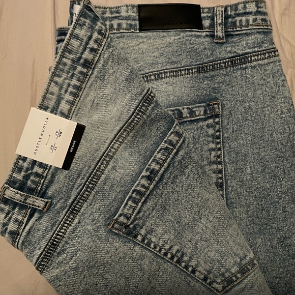 🆕 Cross Waist Wide Leg Jean - Picture 4 of 4